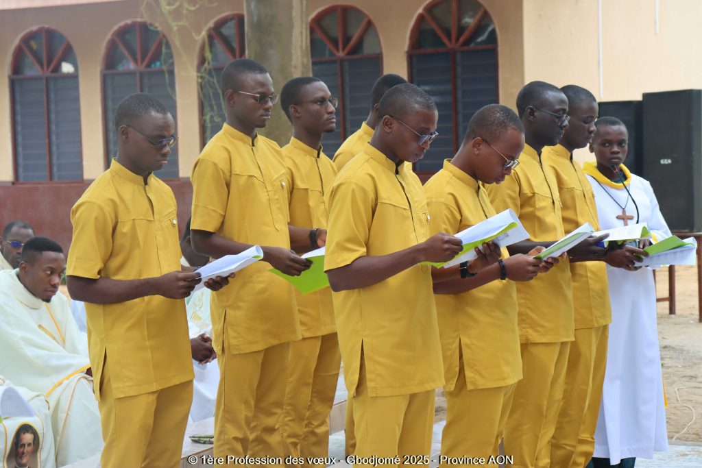 Première profession religieuse de 08 Salésiens de l’AON à Gbodjomé