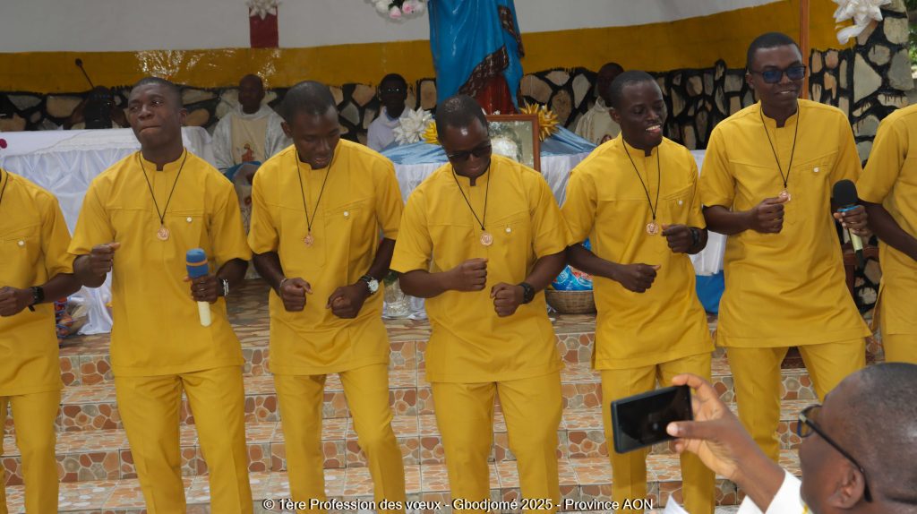 Première profession religieuse de 08 Salésiens de l’AON à Gbodjomé