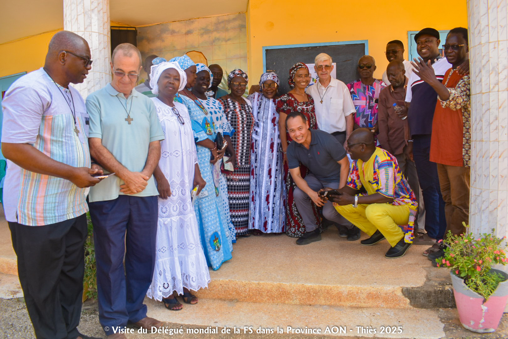 Don Juan Luís Playà, a visité les œuvres et et les différentes branches de la Famille Salésienne de Thiès et de Tambacounda