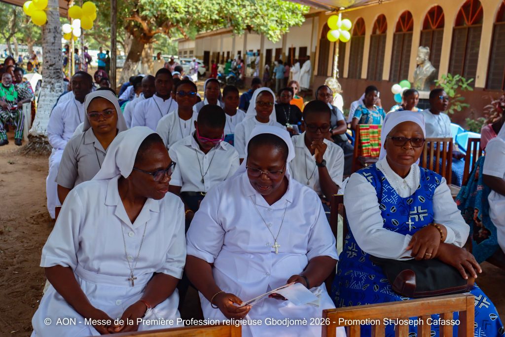 Gbodjomé : neuf jeunes dont trois de la Province AON prononcent leurs premiers vœux religieux