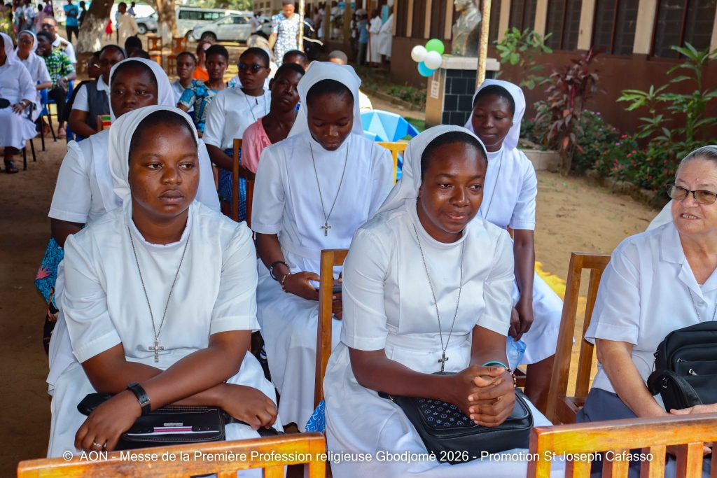 Gbodjomé : neuf jeunes dont trois de la Province AON prononcent leurs premiers vœux religieux