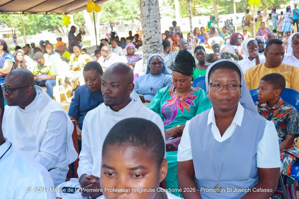 Gbodjomé : neuf jeunes dont trois de la Province AON prononcent leurs premiers vœux religieux