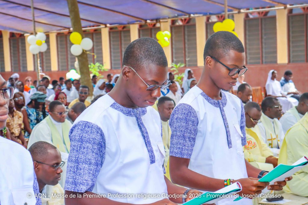 Gbodjomé : neuf jeunes dont trois de la Province AON prononcent leurs premiers vœux religieux