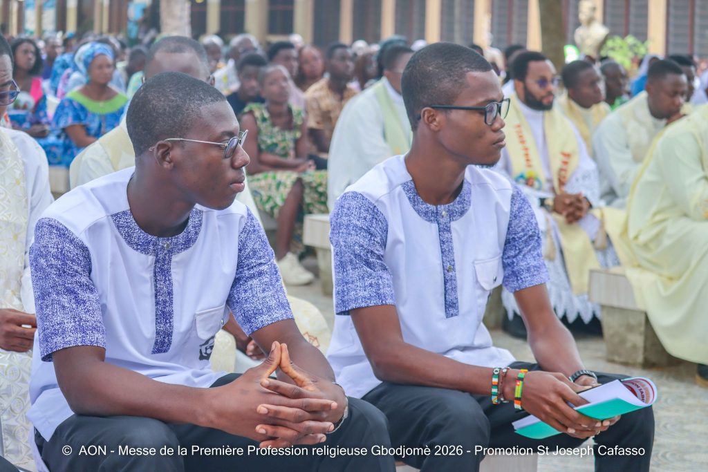 Gbodjomé : neuf jeunes dont trois de la Province AON prononcent leurs premiers vœux religieux