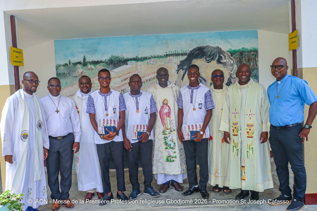 Gbodjomé : neuf jeunes dont trois de la Province AON prononcent leurs premiers vœux religieux