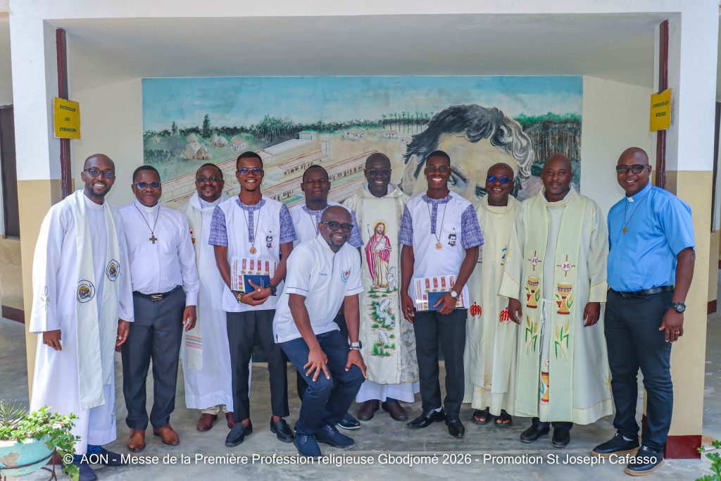 Gbodjomé : neuf jeunes dont trois de la Province AON prononcent leurs premiers vœux religieux